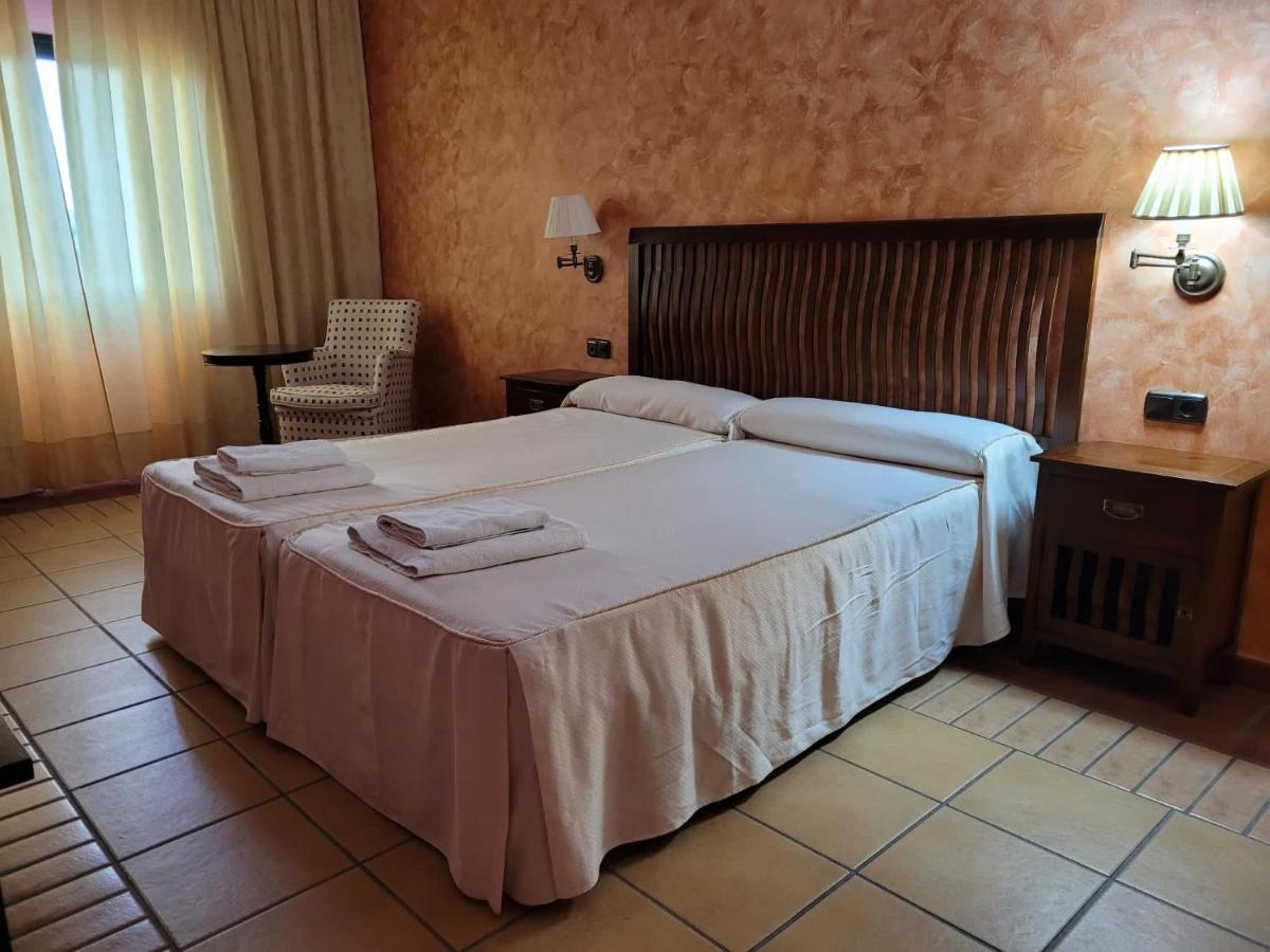פלאסנסיה Hospedium Hotel Dona Mafalda De Castilla מראה חיצוני תמונה
