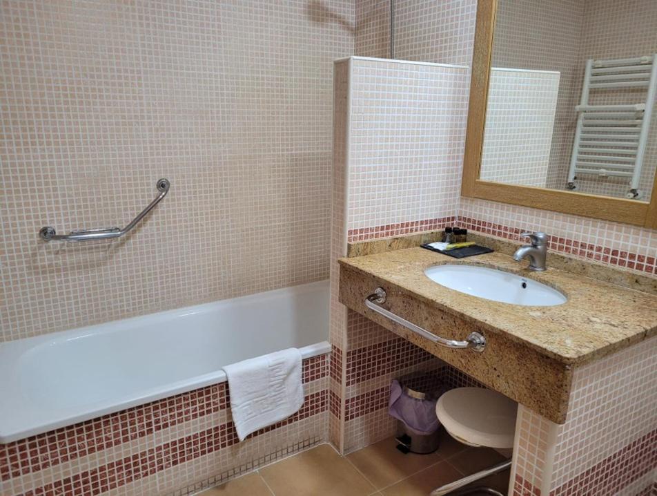 פלאסנסיה Hospedium Hotel Dona Mafalda De Castilla מראה חיצוני תמונה