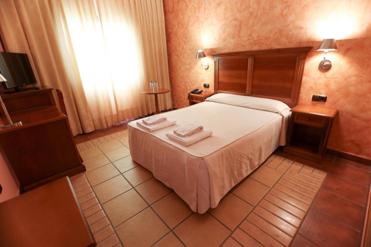 פלאסנסיה Hospedium Hotel Dona Mafalda De Castilla מראה חיצוני תמונה