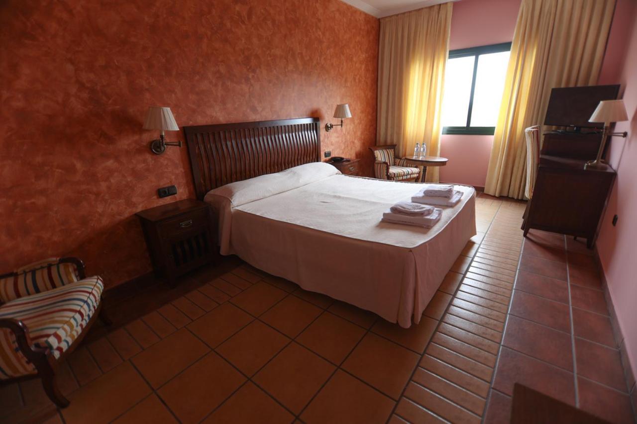 פלאסנסיה Hospedium Hotel Dona Mafalda De Castilla מראה חיצוני תמונה