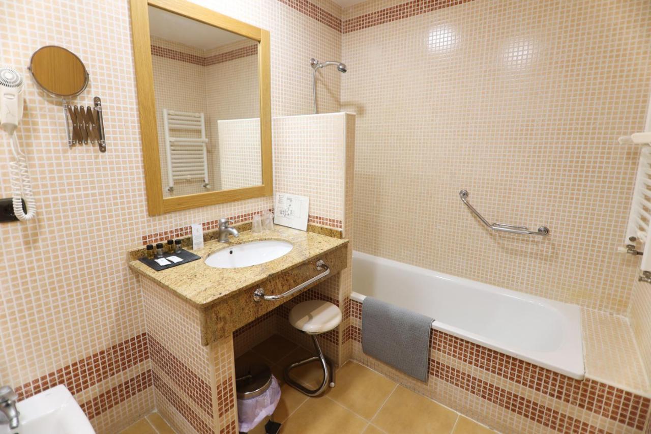 פלאסנסיה Hospedium Hotel Dona Mafalda De Castilla מראה חיצוני תמונה