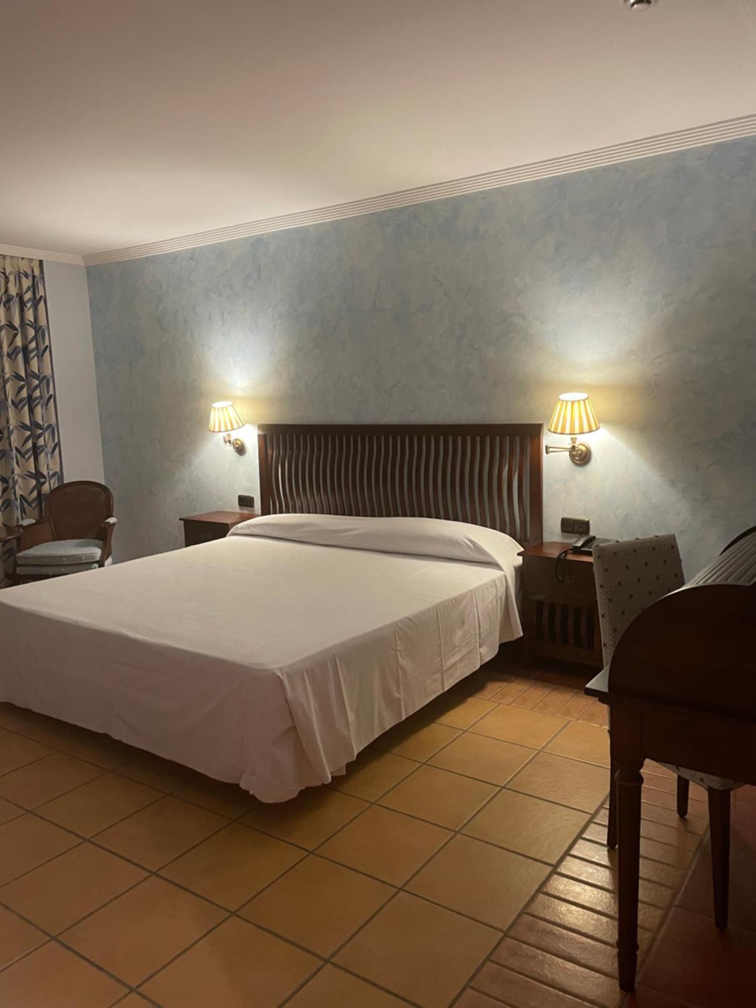 פלאסנסיה Hospedium Hotel Dona Mafalda De Castilla מראה חיצוני תמונה